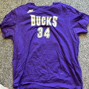 Giannis Antetokounmpo nike shirt